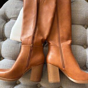 Unisa Brown Leather Block Heel Boots